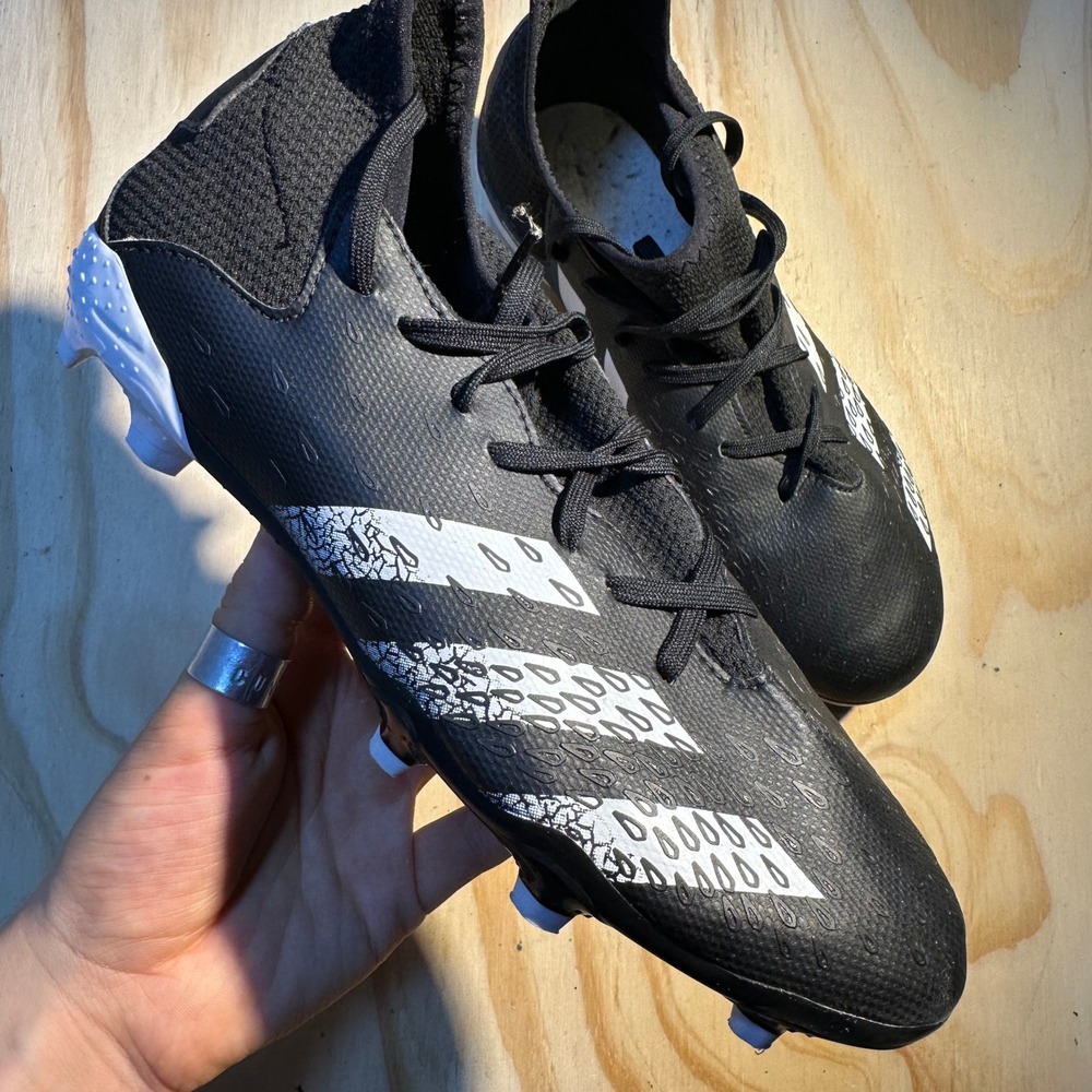 Adidas Predator Freak .3 FG Mens Black White Soccer Cleats FY1031 Size 5.5